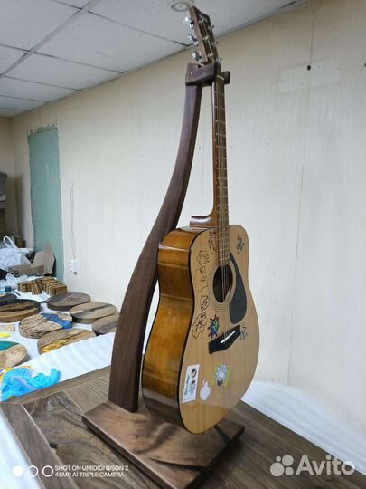 Стойка для гитары