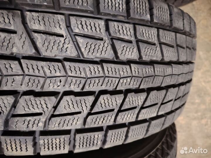 Dunlop Winter Maxx SJ8 215/65 R16