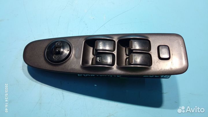 Блок управления стеклоподъёмниками Hyundai Elantra