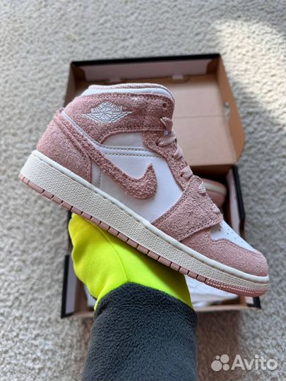 Air Jordan 1 mid se white/sail/legend pink