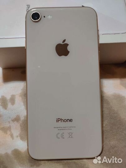 Телефон iPhone 8