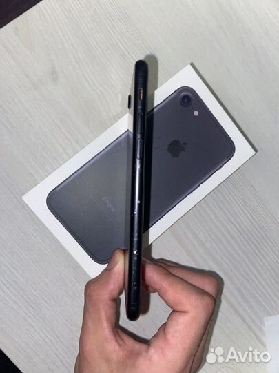 Телефон iPhone 7 32гб