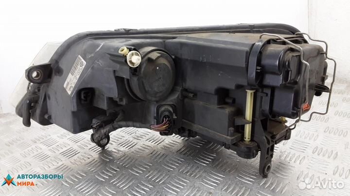 Фара правая Volkswagen Phaeton 2005 3D2941018K