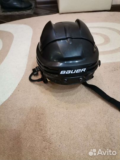 Хоккейный шлем