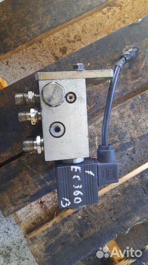 Электромагнитный клапан Volvo EC360B