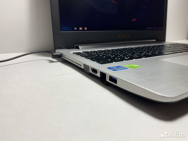 Мощный ноутбук Asus i3/6gb/2видеокарты/ssd/1tb