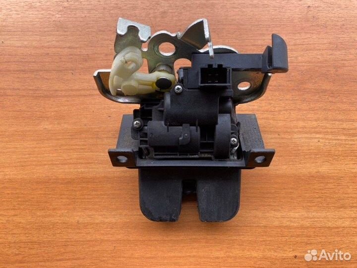 Замок Skoda Superb седан сayc 2012