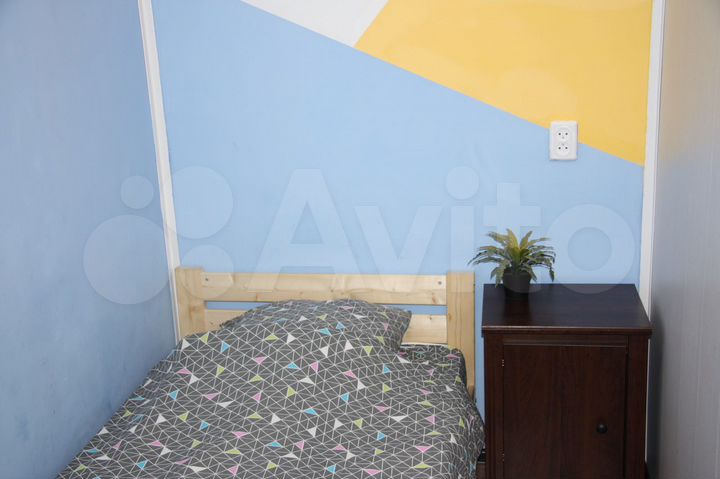 Комната 11 м² в 3-к., 2/4 эт.