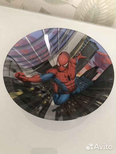 Кружки и тарелки разные