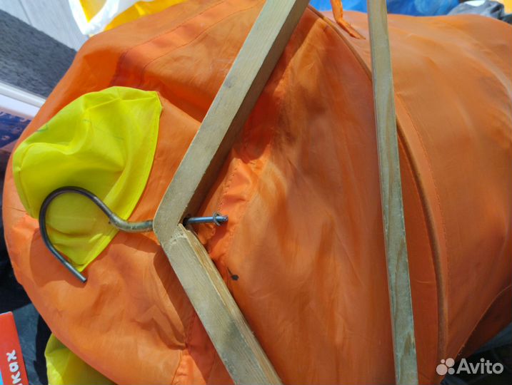 Вешалка деревянная