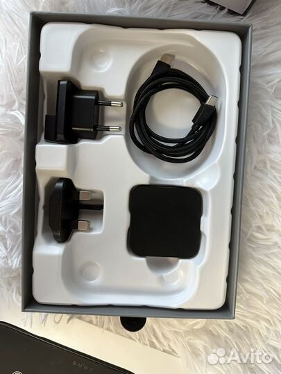 Беспроводная зарядная станция Zens