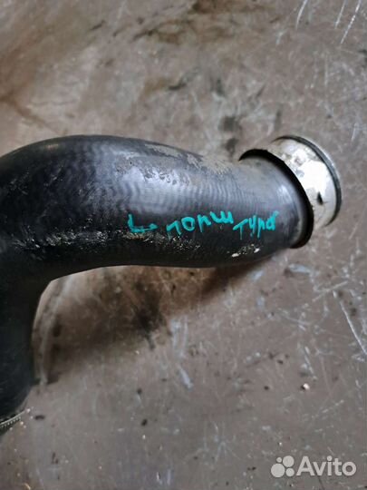 Патрубок интеркулера на Porsche Cayenne