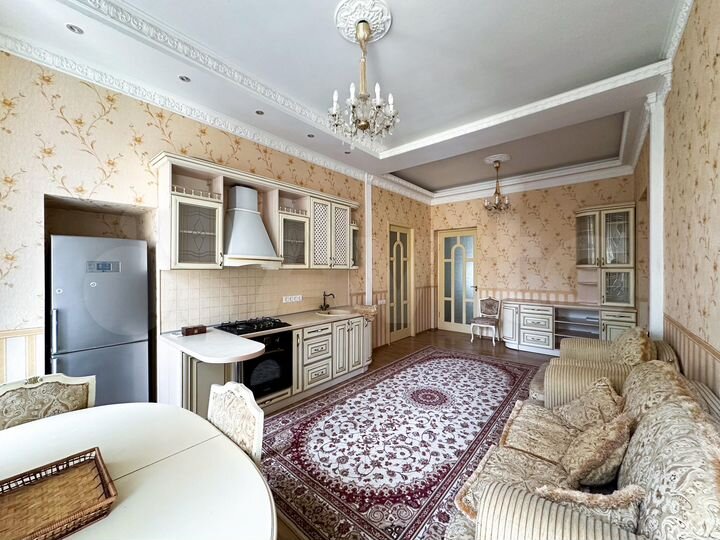 2-к. квартира, 72,8 м², 2/2 эт.