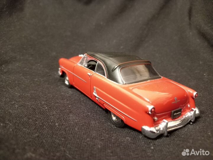 Модель автомобиля ford crestline sunliner 1953г