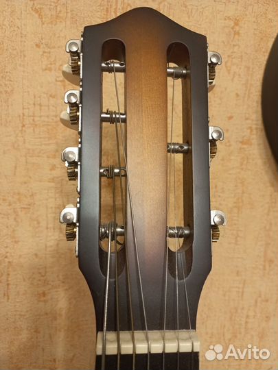 Акустическая гитара семиструнная