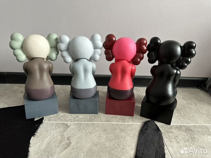 Фигурка Kaws