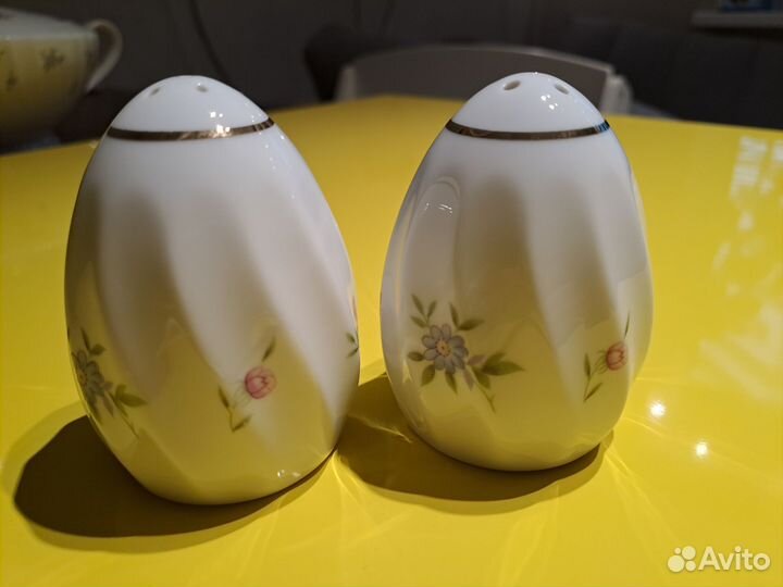 Солонка и перечница фарфор япония