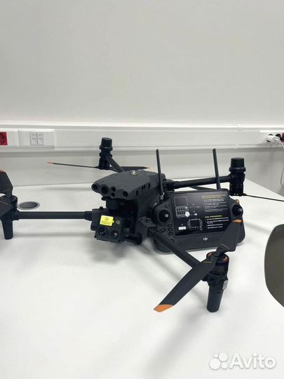 Квадрокоптер дрон DJI Matrice 30T