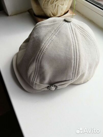 Кепка кожаная женская