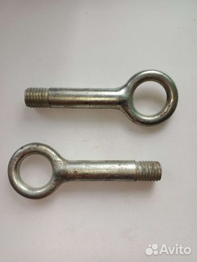 Буксировочный крюк