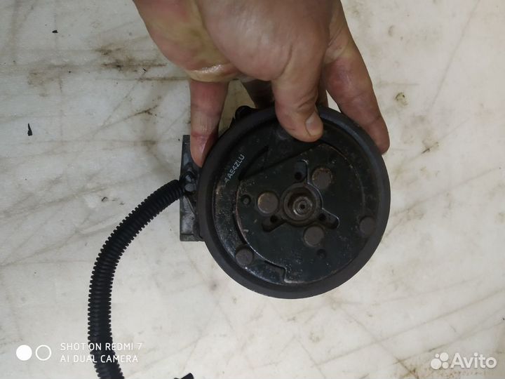 Компрессор кондиционера Jeep Cherokee xj 2,5 l