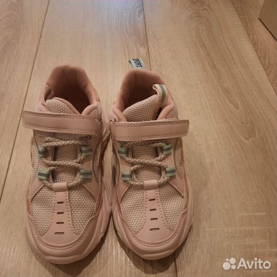 Кроссовки 30р