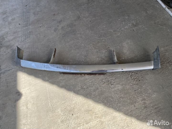 Передний бампер 06