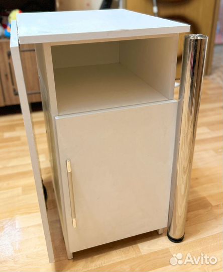 Маникюрный стол бу