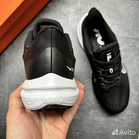 Кроссовки Nike Air Winflo 9