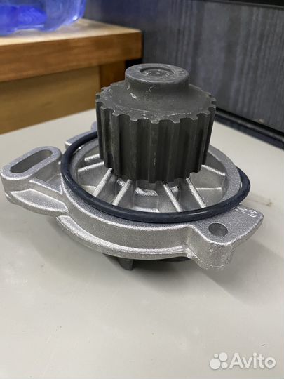 Насос водяной(помпа) Audi 100(C3) /VW LT Дизель