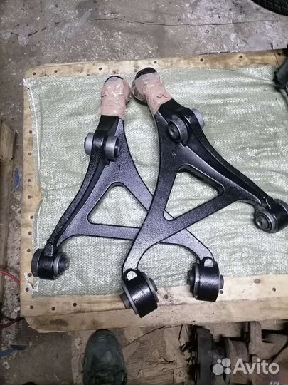 Рычаги перед нижние Dodge Challenger AWD