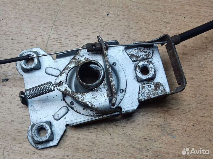 Замки капота, Volvo 960