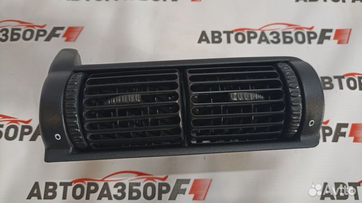 Opel Omega B Дефлектор воздушный центральный