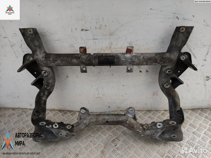 Балка подвески передняя (подрамник) Mercedes-Benz