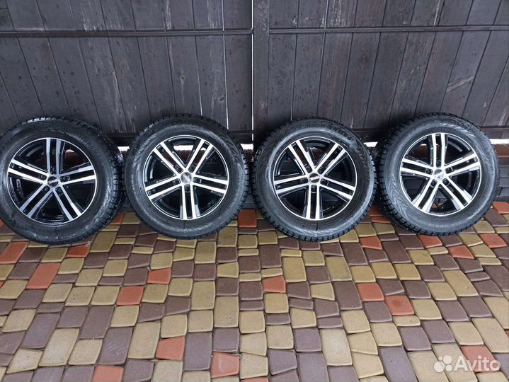 Nokian Tyres Hakkapeliitta 7 215/65 R16