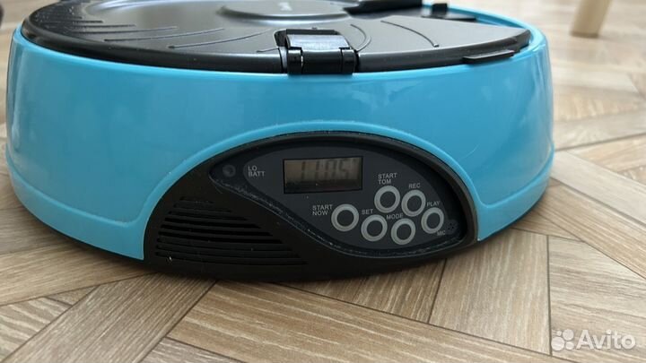 Автоматическая кормушка для кошек 