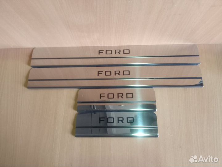 Накладки на пороги Ford Focus 2 (нержавейка)