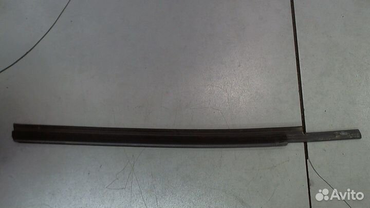 Молдинг стекла Toyota Tundra, 2009