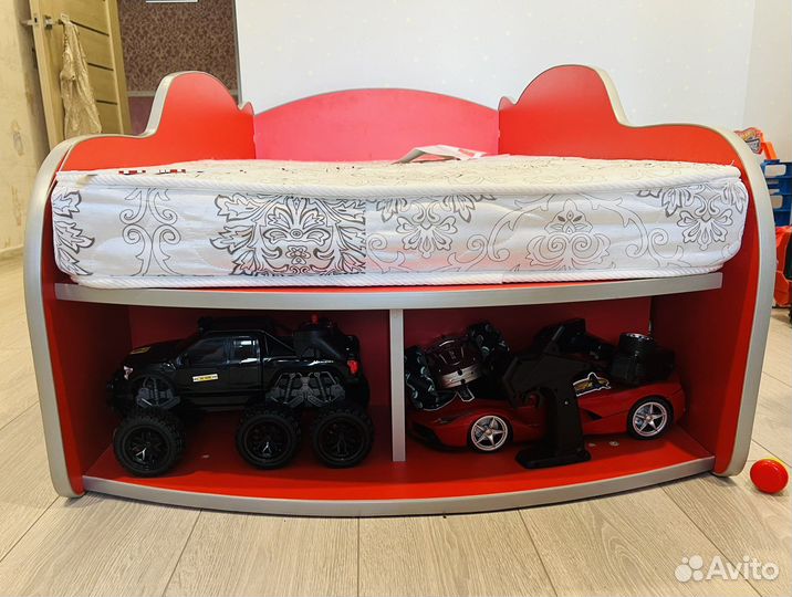 Детская кроватка машинка с матрасом