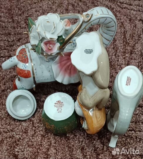 Статуэтка из фарфора