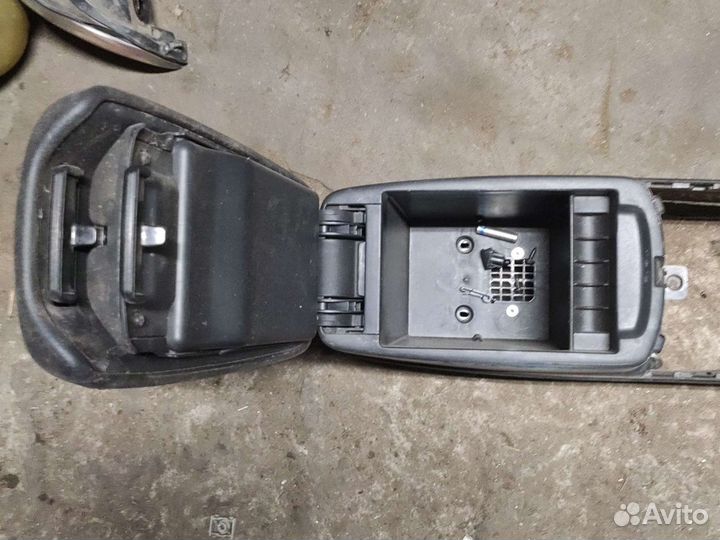 Консоль Мазда 6 GG Mazda