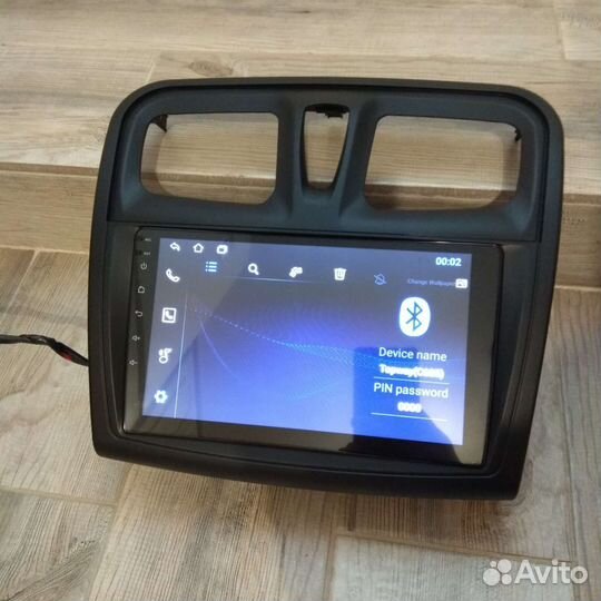 Штатная магнитола на Renault Logan 2