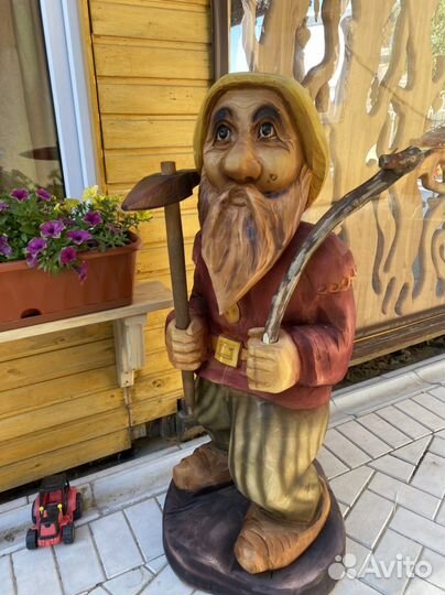 Гономик из дерева резьба по дереву