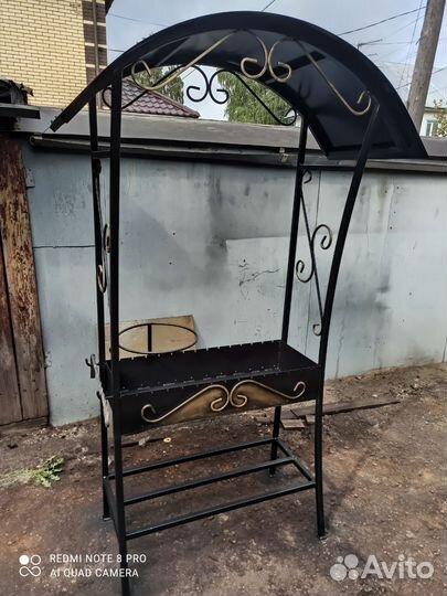 Мангал с крышей