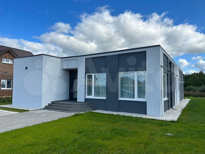 Коттедж 182 м² на участке 7 сот.