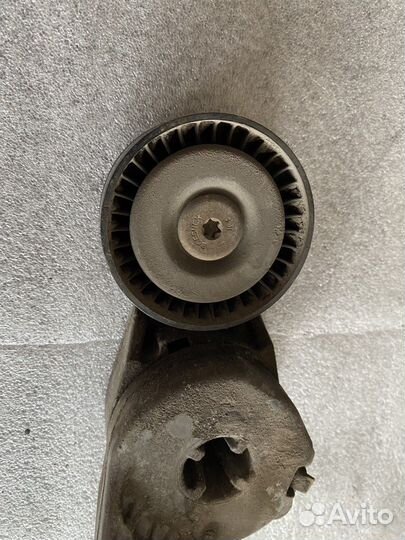 Натяжитель ремня Volkswagen