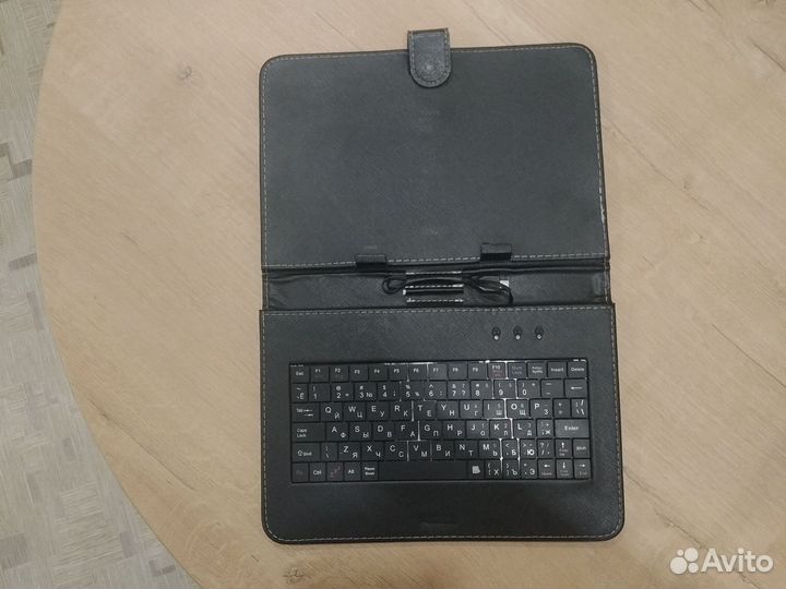 Чехол для планшета с клавиатурой