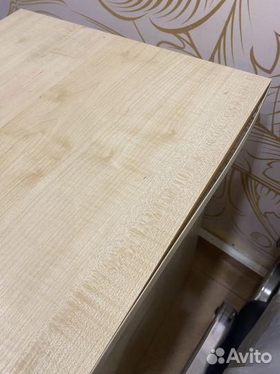 Маникюрный стол