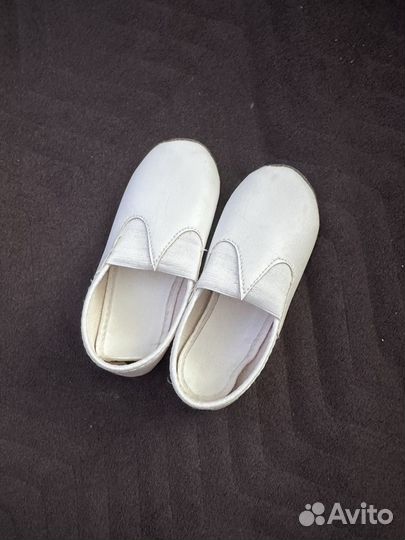 Босоножки и чешки