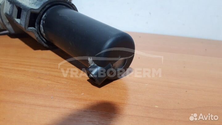 Форсунка омывателя фары правой Opel Insignia